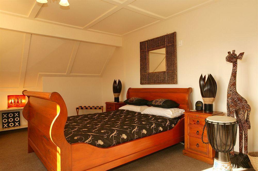 Tudor Manor Bed & Breakfast Paraparaumu Ngoại thất bức ảnh