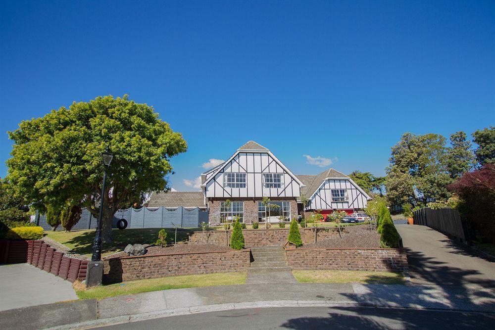 Tudor Manor Bed & Breakfast Paraparaumu Ngoại thất bức ảnh