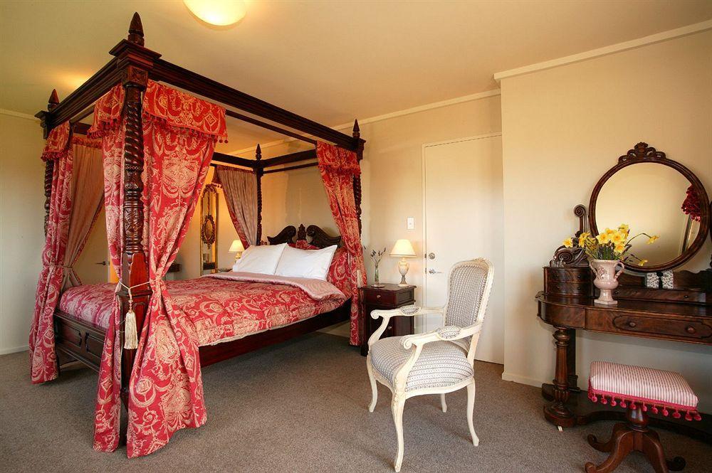 Tudor Manor Bed & Breakfast Paraparaumu Ngoại thất bức ảnh