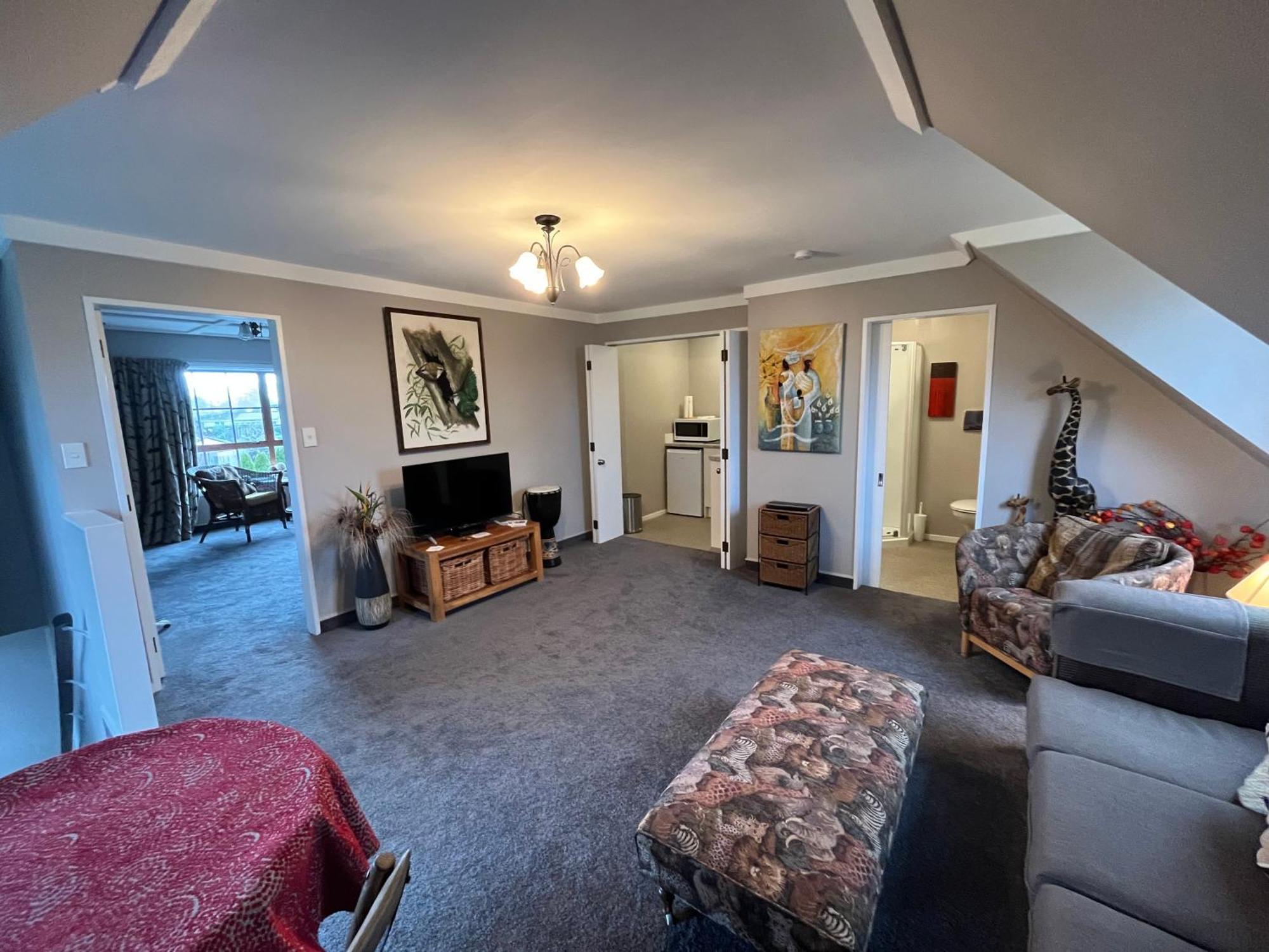 Tudor Manor Bed & Breakfast Paraparaumu Ngoại thất bức ảnh