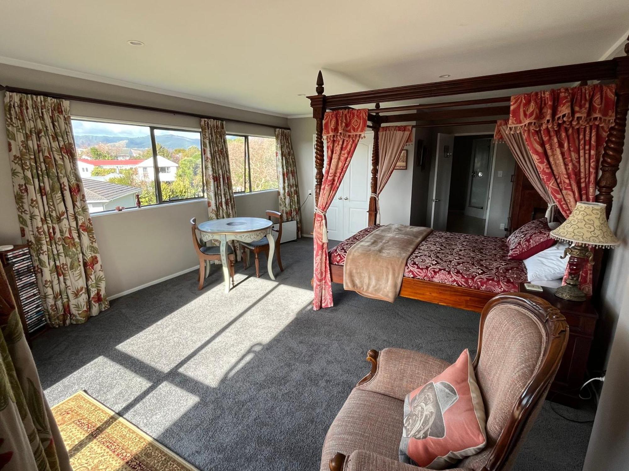 Tudor Manor Bed & Breakfast Paraparaumu Ngoại thất bức ảnh