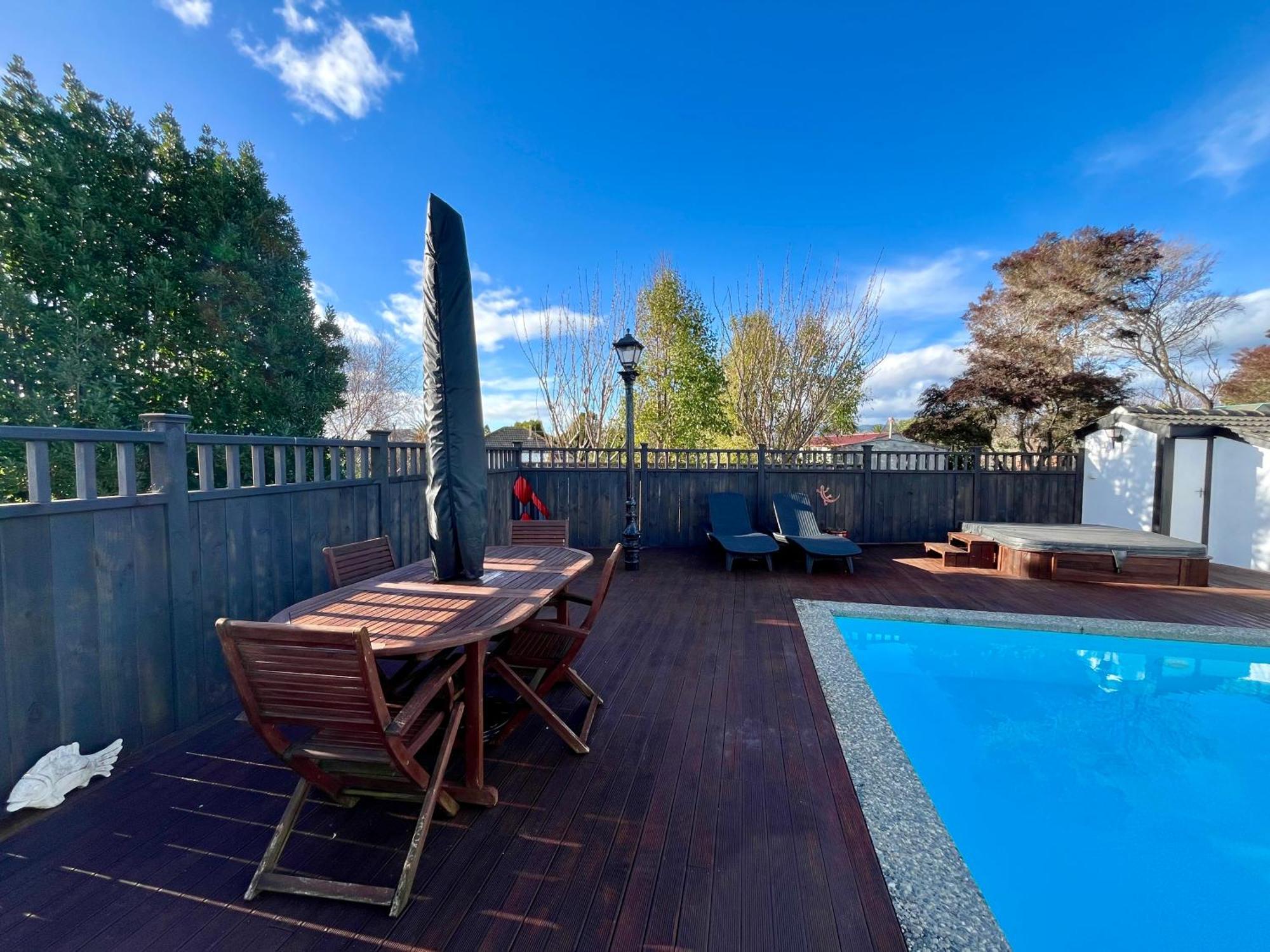 Tudor Manor Bed & Breakfast Paraparaumu Ngoại thất bức ảnh