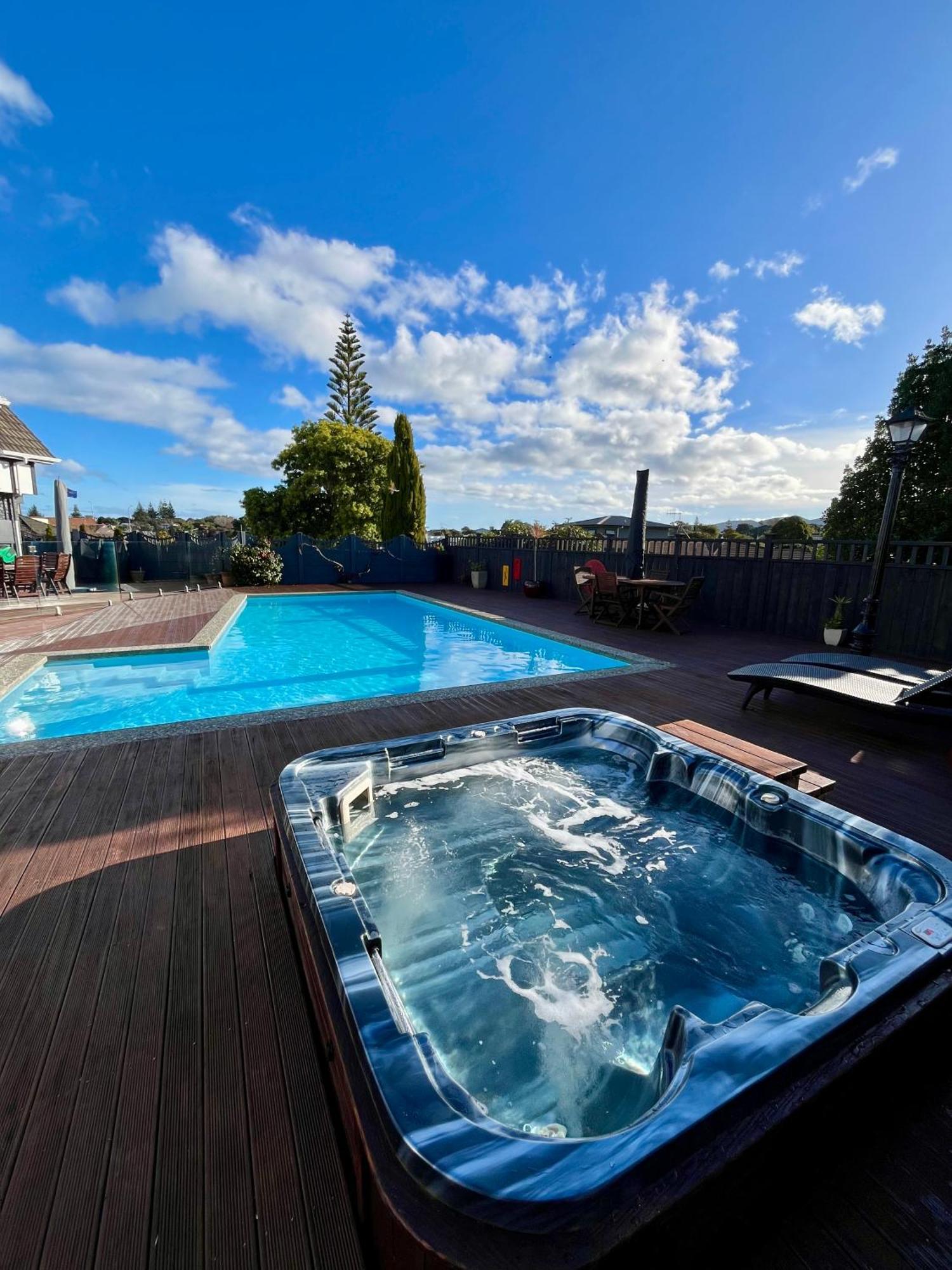 Tudor Manor Bed & Breakfast Paraparaumu Ngoại thất bức ảnh