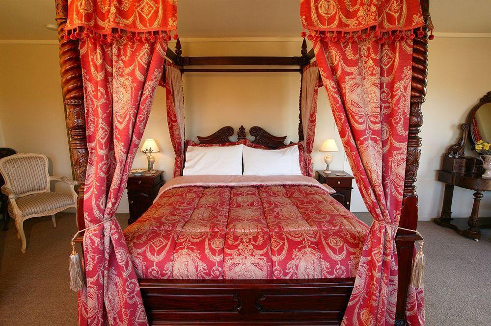Tudor Manor Bed & Breakfast Paraparaumu Ngoại thất bức ảnh