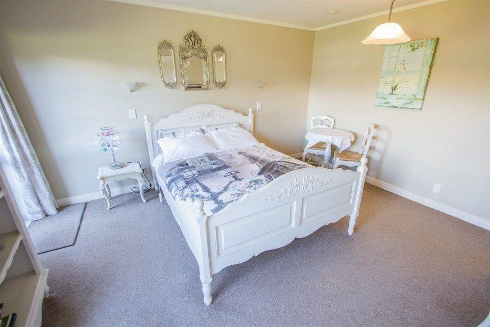 Tudor Manor Bed & Breakfast Paraparaumu Ngoại thất bức ảnh