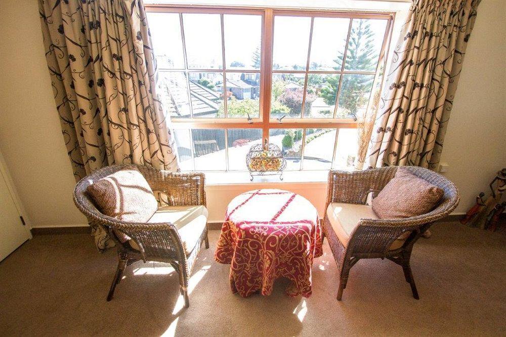 Tudor Manor Bed & Breakfast Paraparaumu Ngoại thất bức ảnh